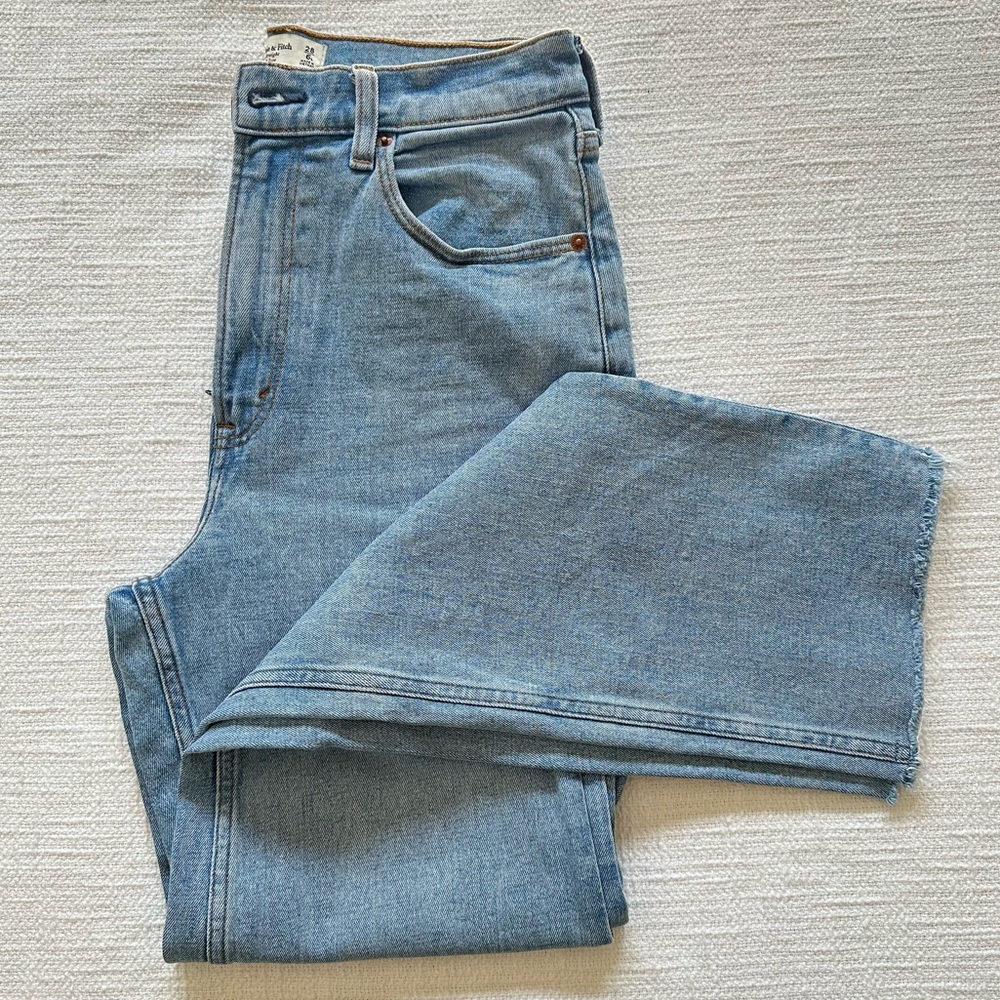 Abercrombie & Fitch | The Ankle Straight Jeans